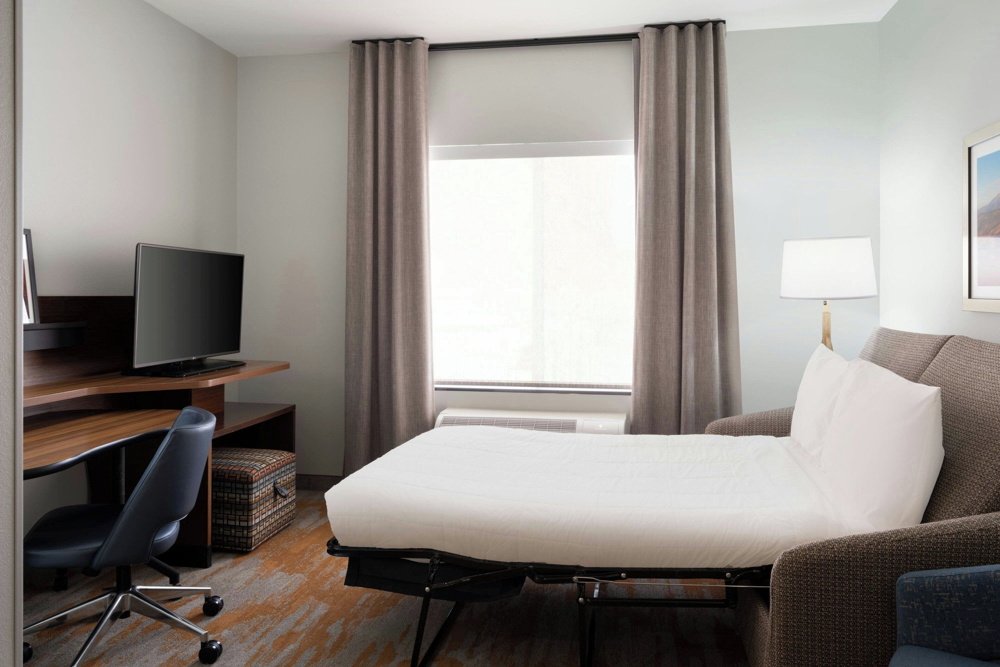 in-room safe, desk, laptop workspace, blackout curtains