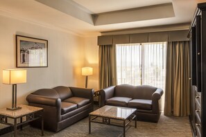 Junior Suite, 1 King Bed | Premium bedding, down comforters, in-room safe, individually decorated - Gamma Tijuana (Tijuana)