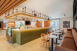 Bar (on property) - Hilton Garden Inn Tijuana Airport (Tijuana)