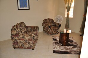 Apartment, 2 Bedrooms | Living room