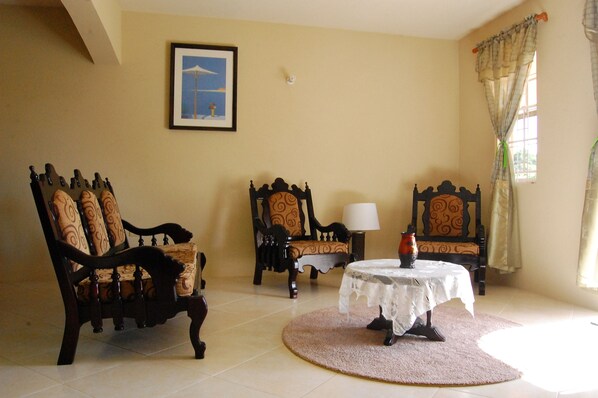 Apartment, 2 Bedrooms | Living room