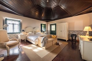 Superior Room, Balcony | Minibar, in-room safe, blackout curtains, free WiFi