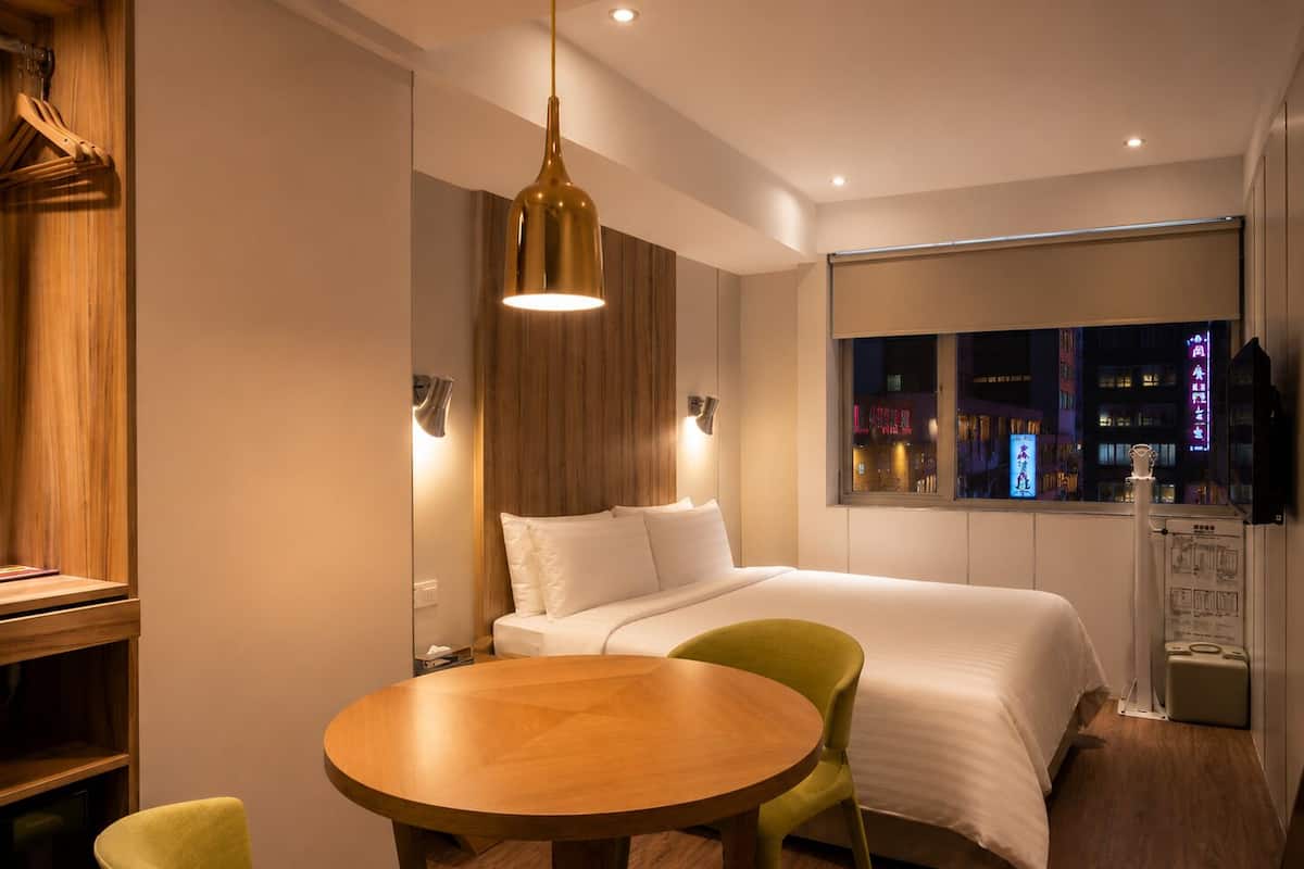 Premium bedding, down duvets, in-room safe, free WiFi