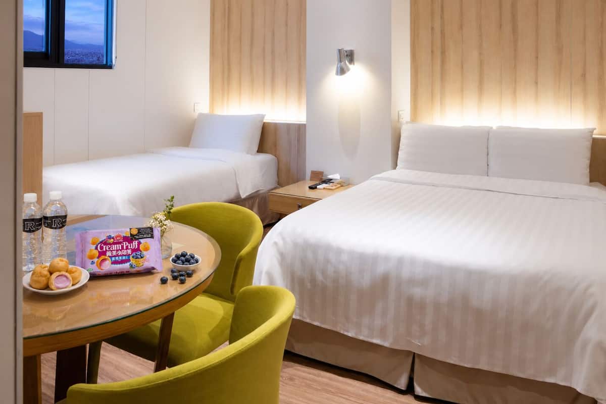 Premium bedding, down duvets, in-room safe, free WiFi