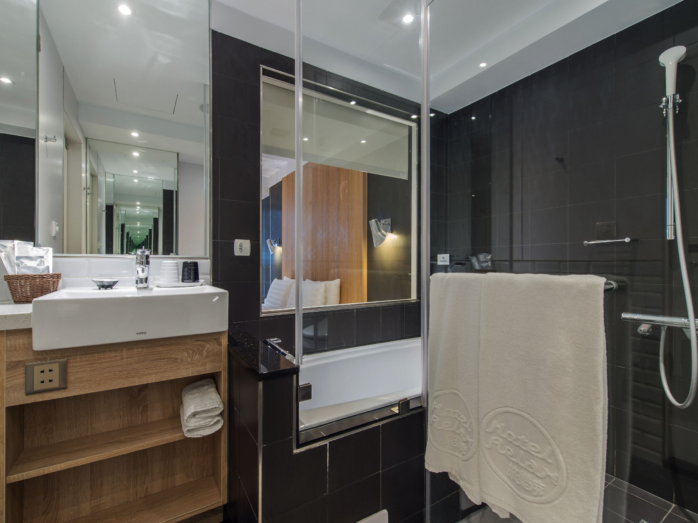 1 bedroom, premium bedding, down duvets, in-room safe