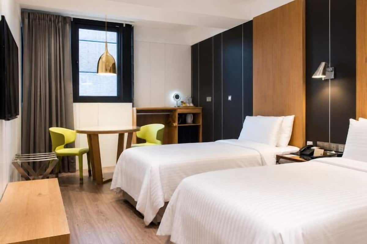 Premium bedding, down duvets, in-room safe, free WiFi