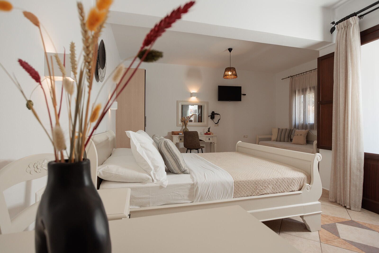 Family Studio Suite | In-room safe, individually decorated, soundproofing, iron/ironing board