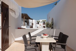 スーペリア アパートメント バルコニー | ストリート ビュー