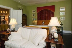 Chambre (Adam And Eve Room With Shared Bath)