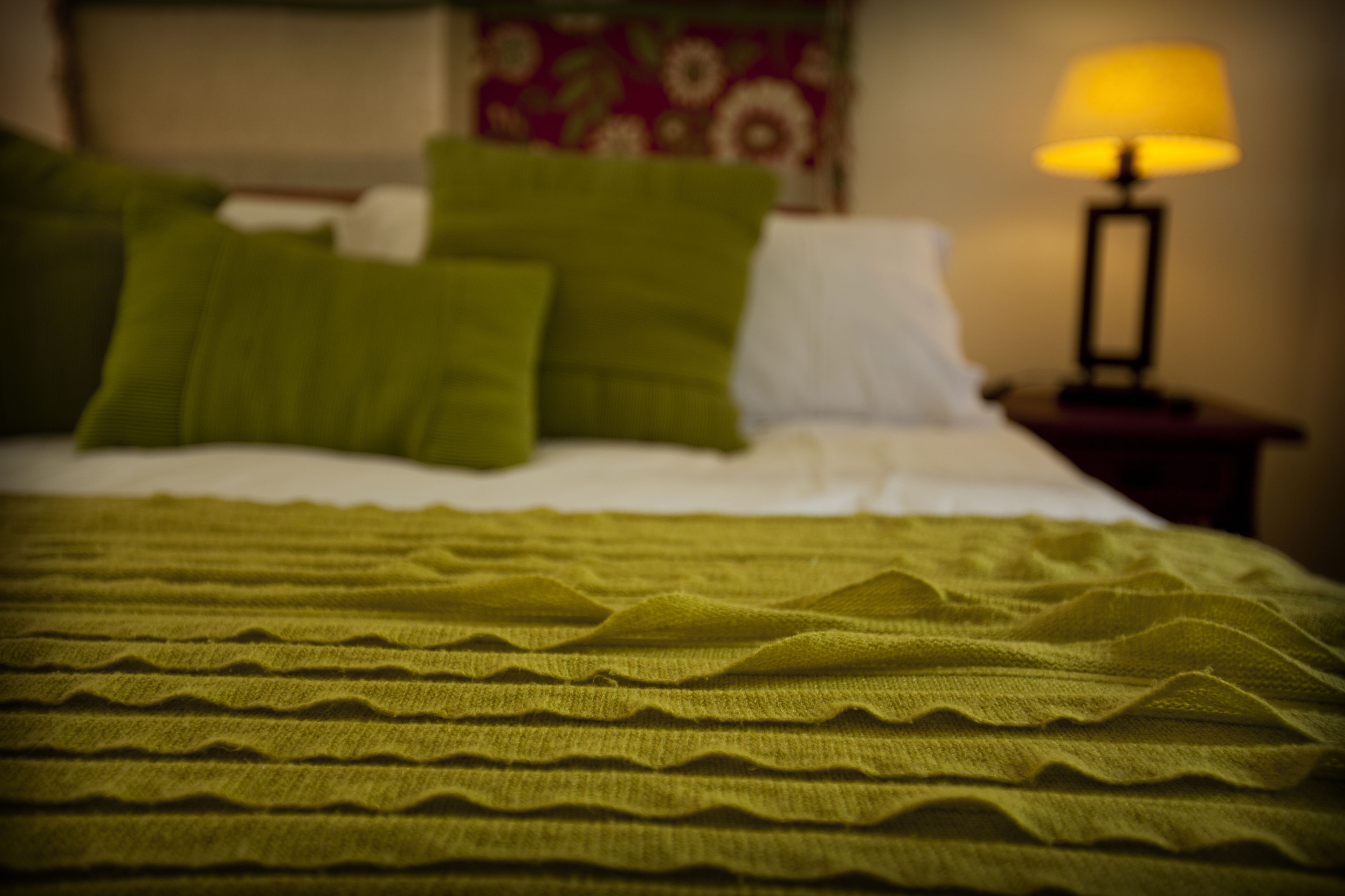Ropa de cama de alta calidad, cubrecamas y cortinas blackout 