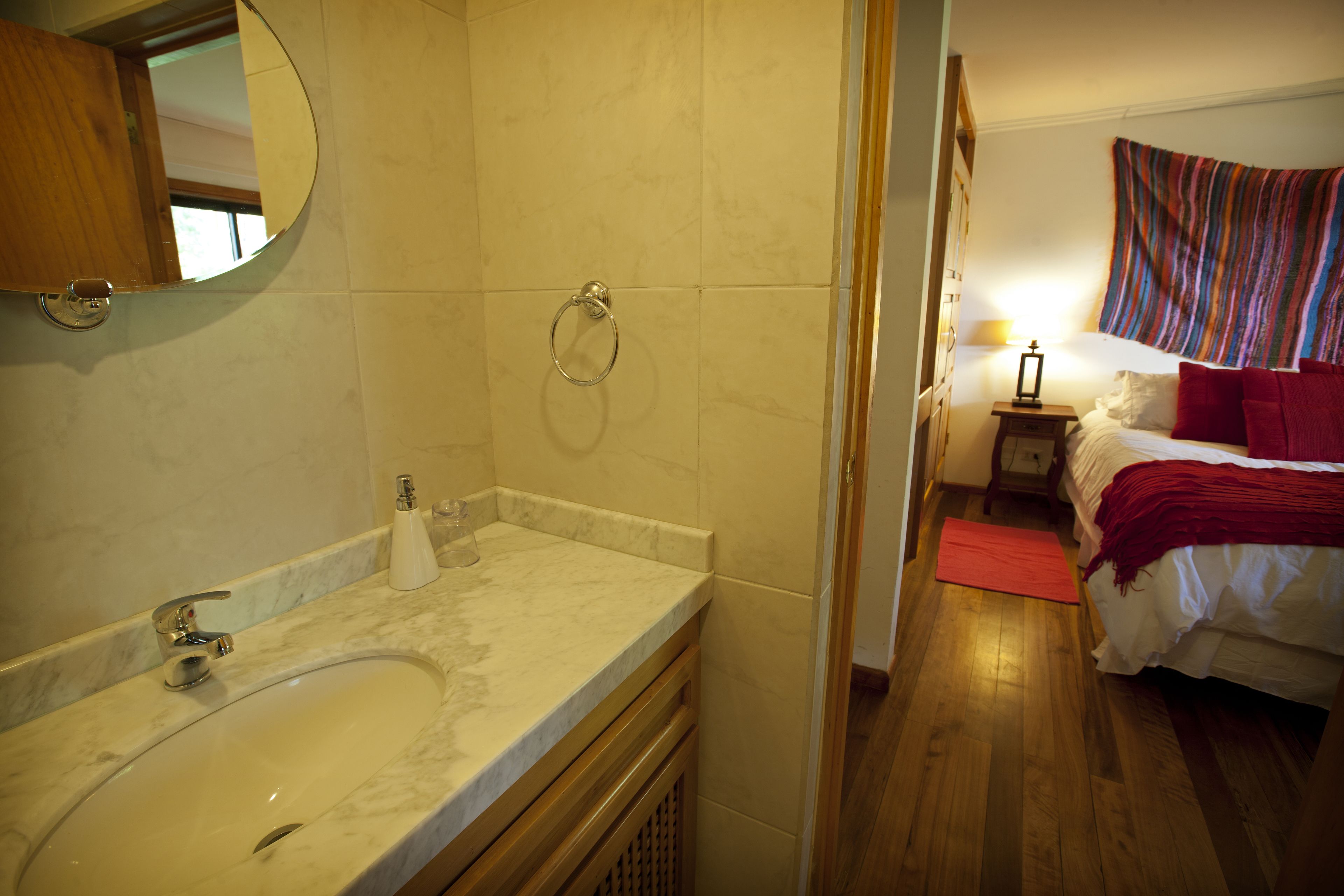 standard twin room | bathroom sink