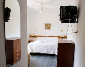 Standard-Doppelzimmer | Zimmersafe, kostenlose Babybetten
