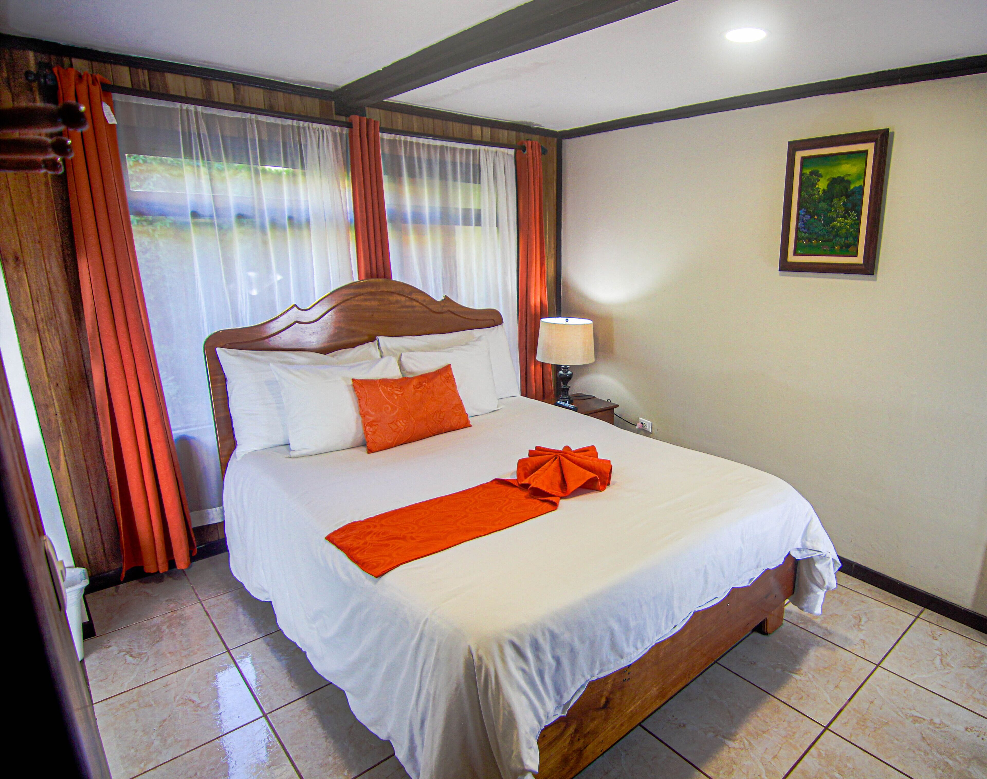 In-room safe, WiFi (free), bed sheets