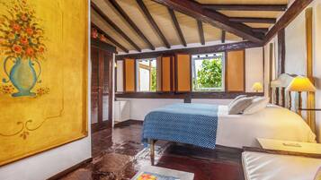 Minibar, rollaway beds, free WiFi, bed sheets