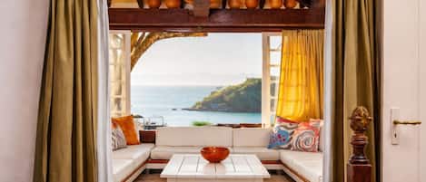 Minibar, camas plegables/adicionales, wifi gratis y ropa de cama