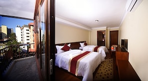 Premium bedding, desk, free WiFi, bed sheets - Karma Hotel Nepal (Kathmandu)