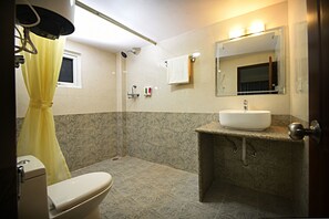 Deluxe Twin Room | Bathroom | Shower, free toiletries, hair dryer, towels - Karma Hotel Nepal (Kathmandu)