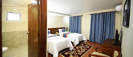 Kahden hengen deluxe-huone (kaksi sänkyä) | Ylelliset vuodevaatteet, työpöytä, ilmainen Wi-Fi, vuodevaatteet