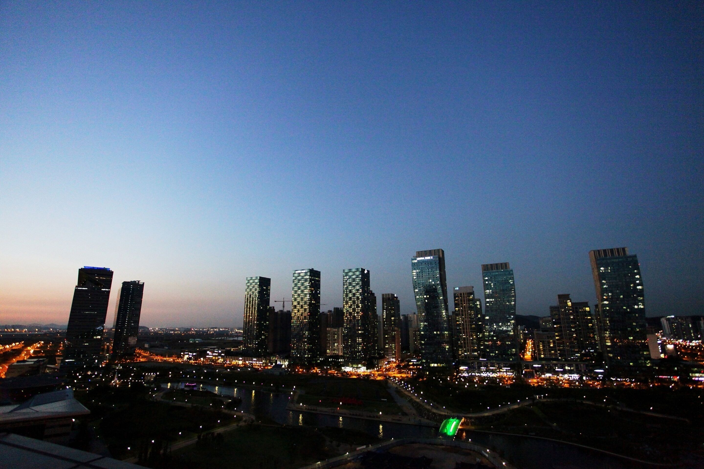 deluxe double room, non smoking, park view | city view from property