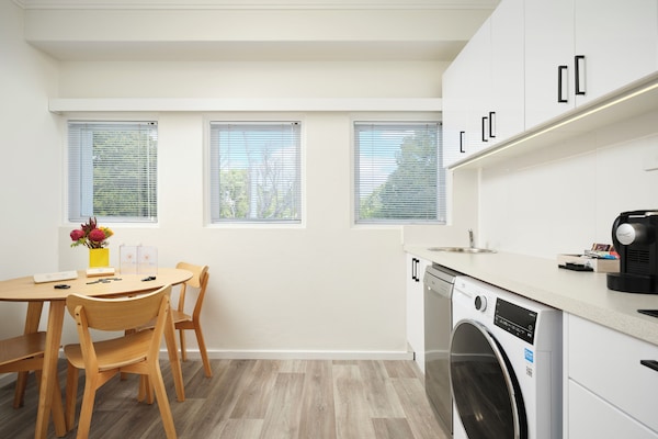 Studio | In-room safe, desk, WiFi (free), bed sheets