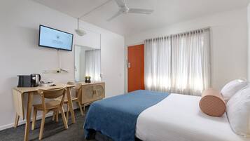 Double Room | In-room safe, desk, laptop workspace, rollaway beds