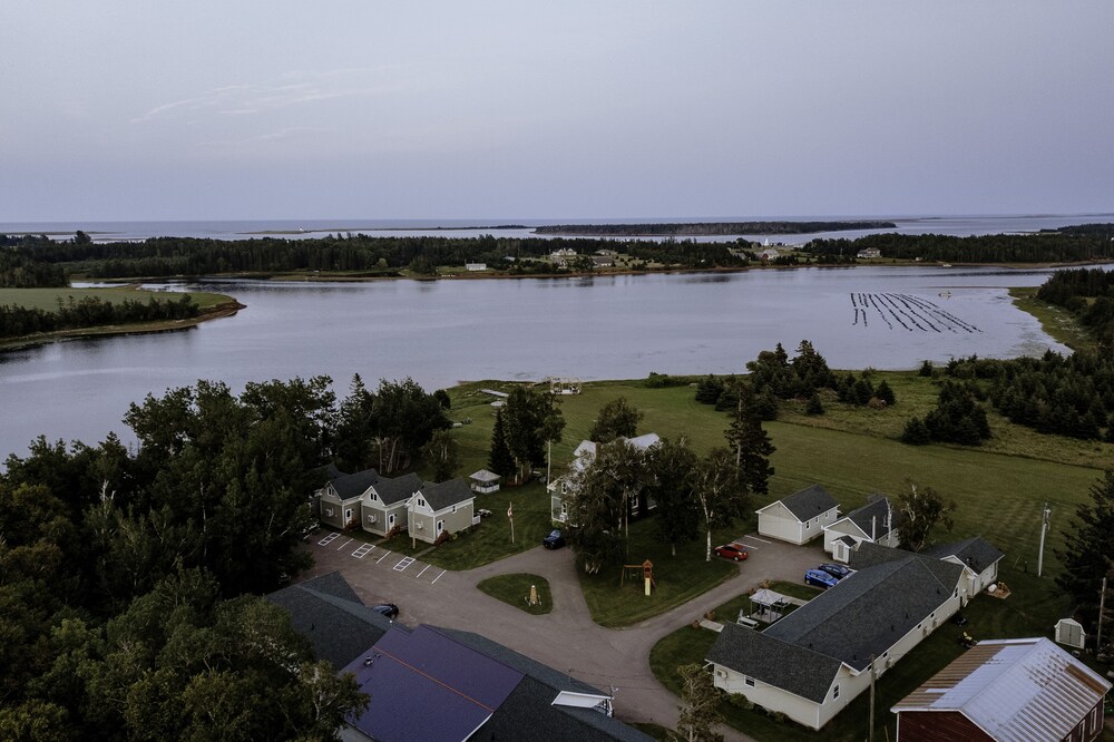 Briarwood Coastal Cottages & Lodge