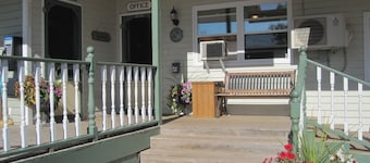 Briarwood Coastal Cottages & Lodge