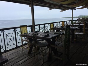 4 restaurants, lunch served - Bohol Bee Farm (Dauis)