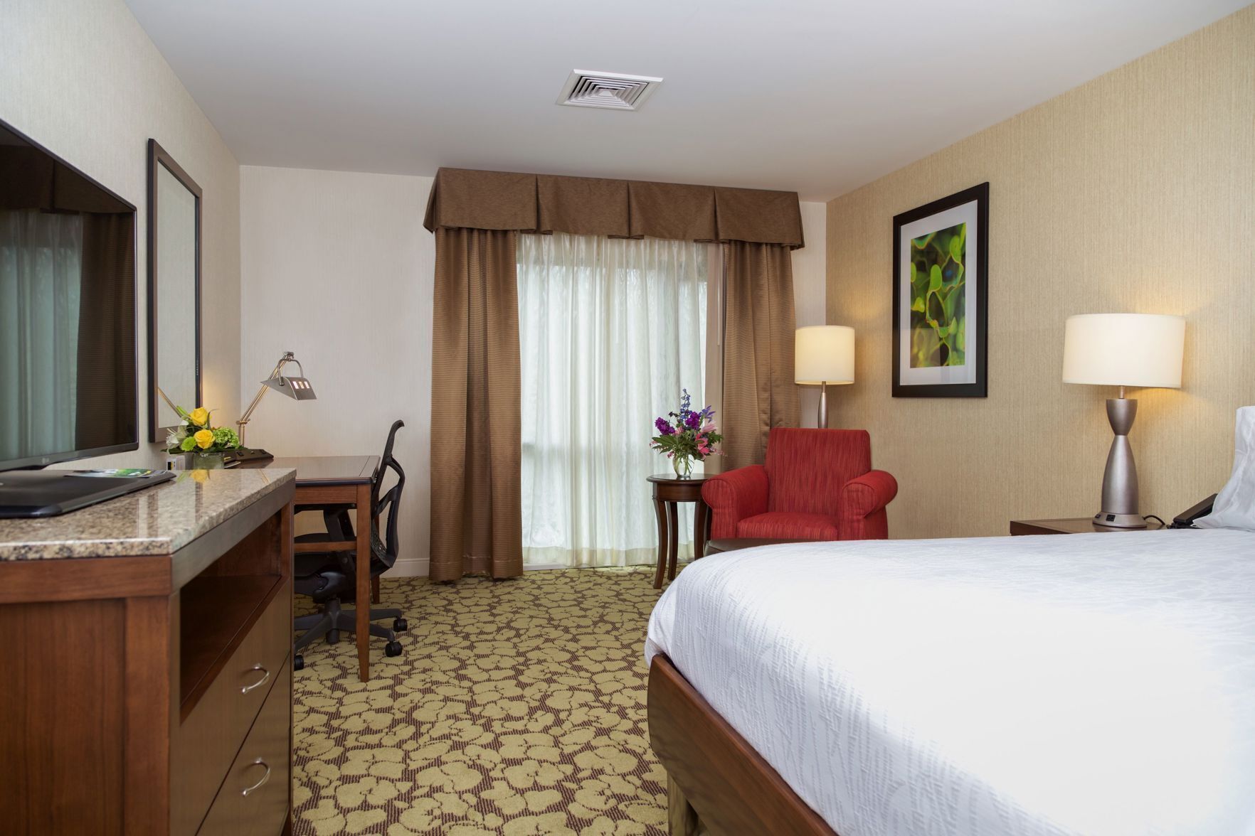 Ropa de cama de alta calidad y escritorio 