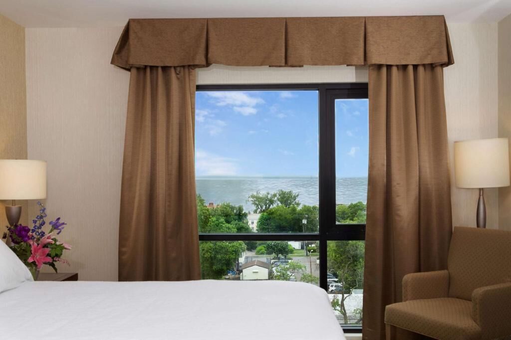 Ropa de cama de alta calidad y escritorio 