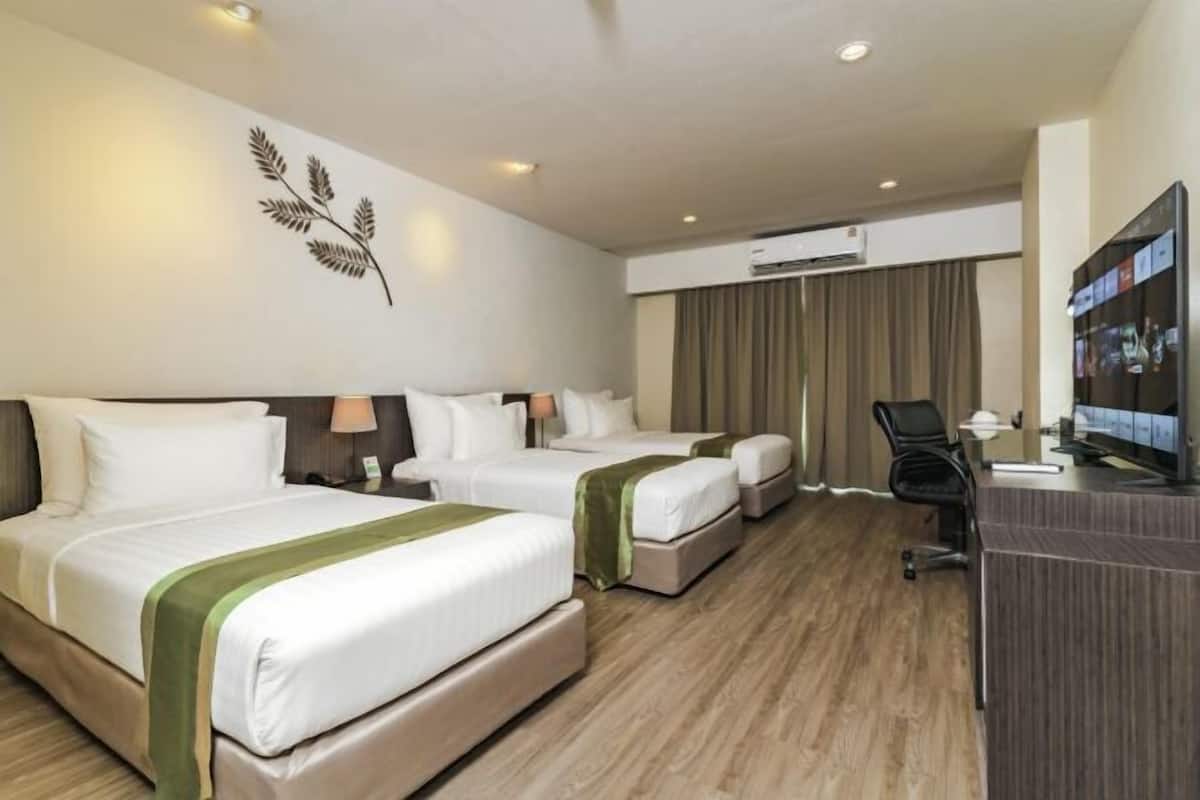 Free minibar items, in-room safe, individually decorated, desk