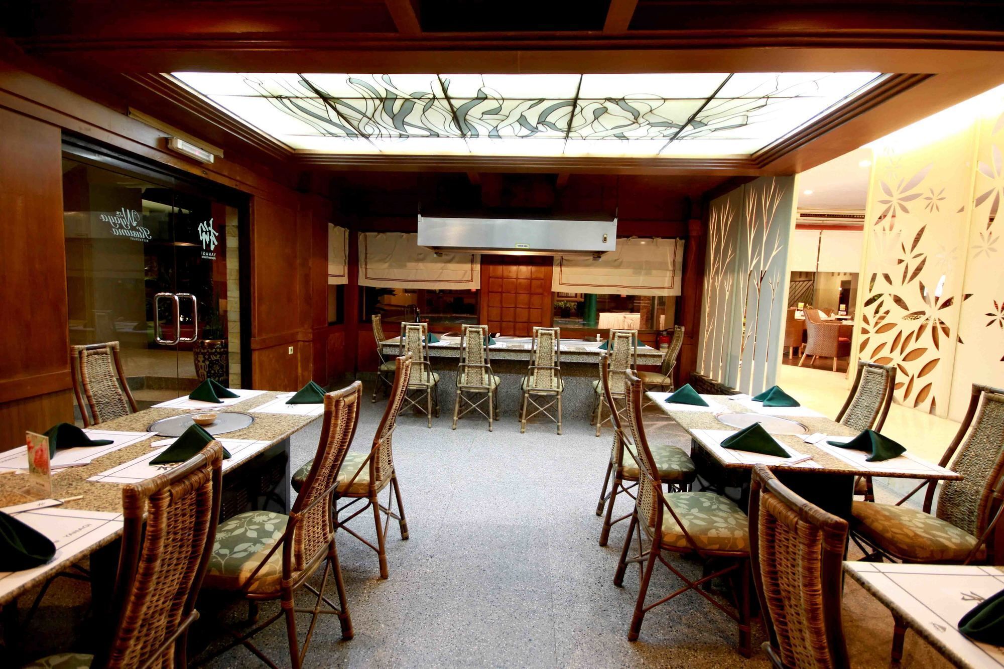 4 restaurantes: opção de almoço e jantar
