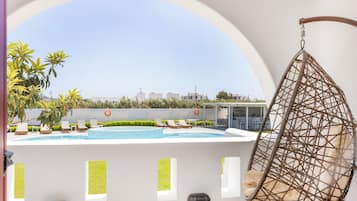 Deluxe Villa | Living area | 32-inch LED TV with satellite channels, TV