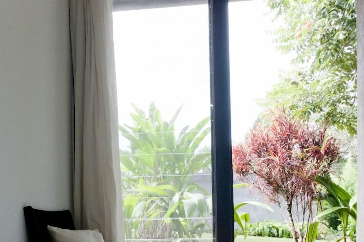 In-room safe, desk, laptop workspace, WiFi (free)