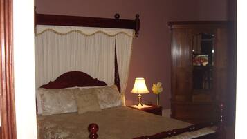 Deluxe Room, 1 Bedroom, Jetted Tub, Garden View