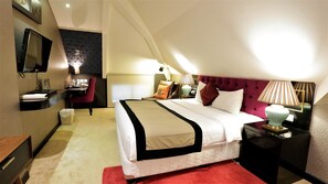 Deluxe Double Room | In-room safe, desk, soundproofing, iron/ironing board - Little Amaroossa Residence Jakarta (Jakarta)