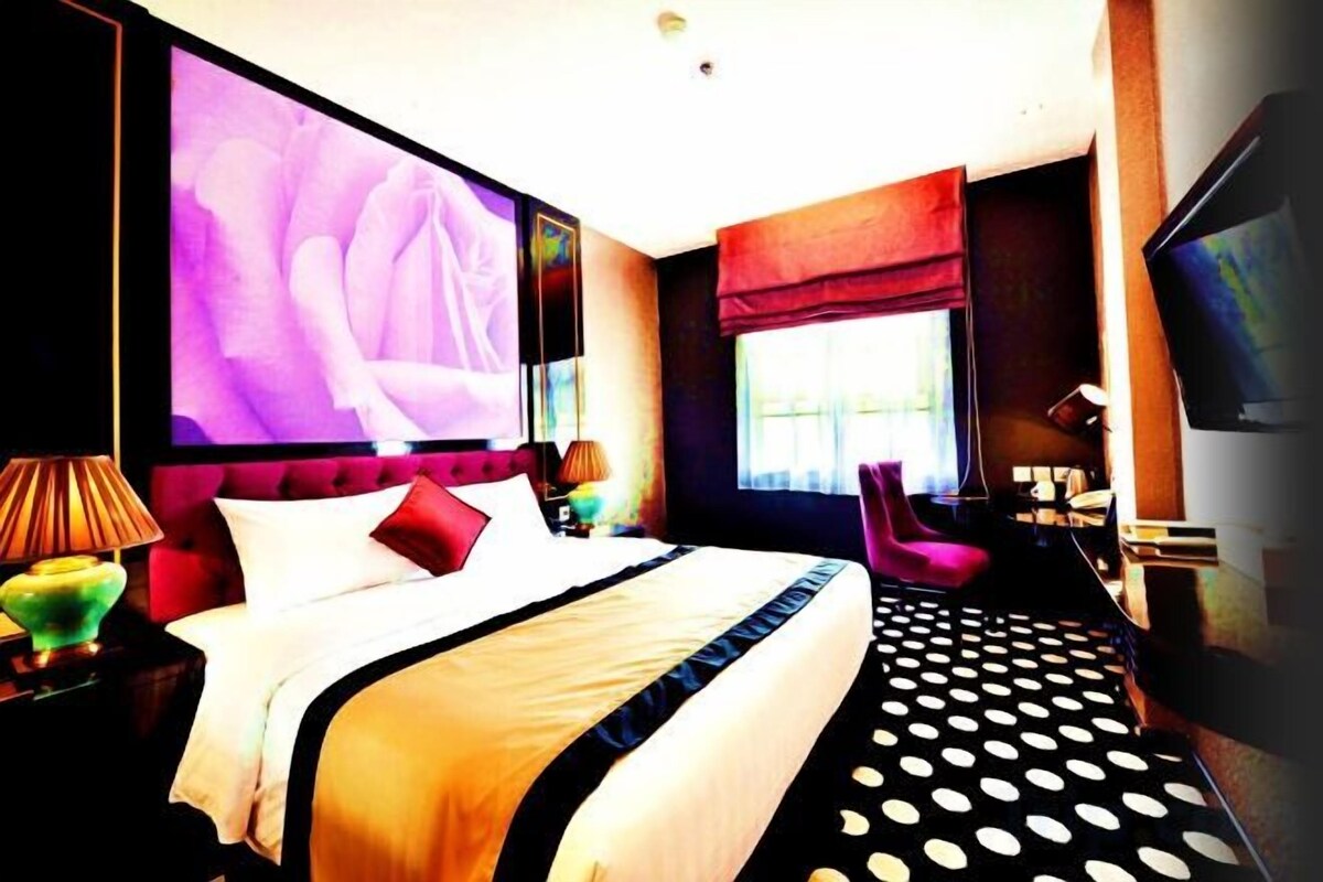 In-room safe, desk, soundproofing, iron/ironing board