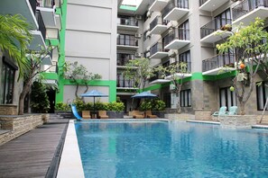 Kolam renang terbuka
