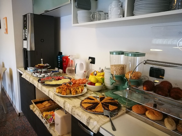 Free breakfast 