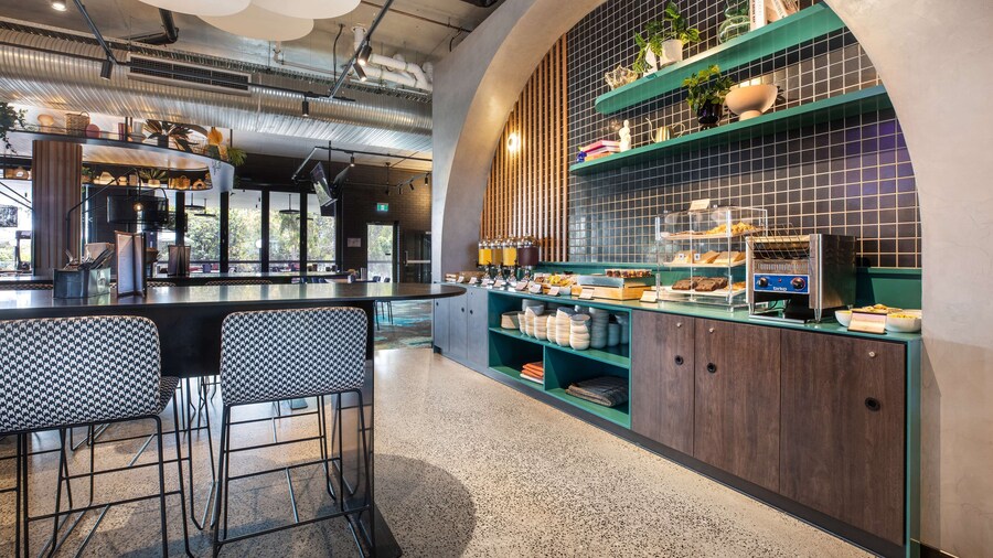 Nightelier Mitchelton The Brook