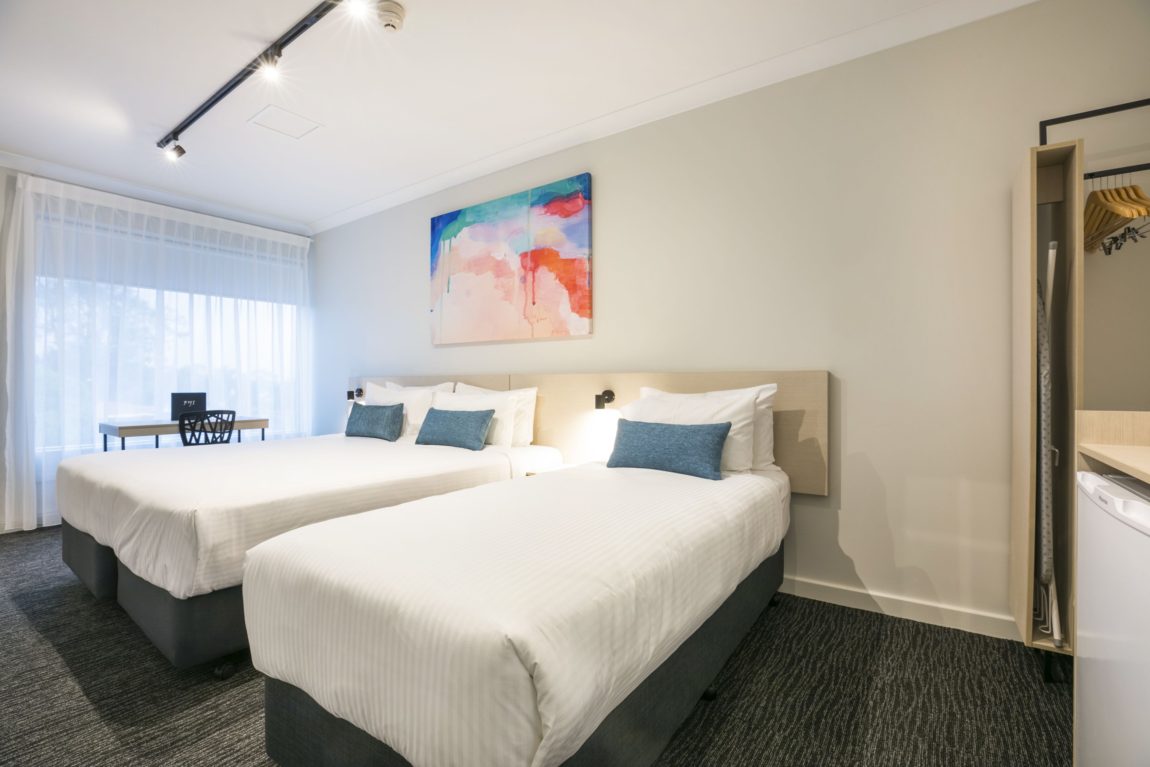 studio room - king & single bed | desk, iron/ironing board, free wifi, bed sheets