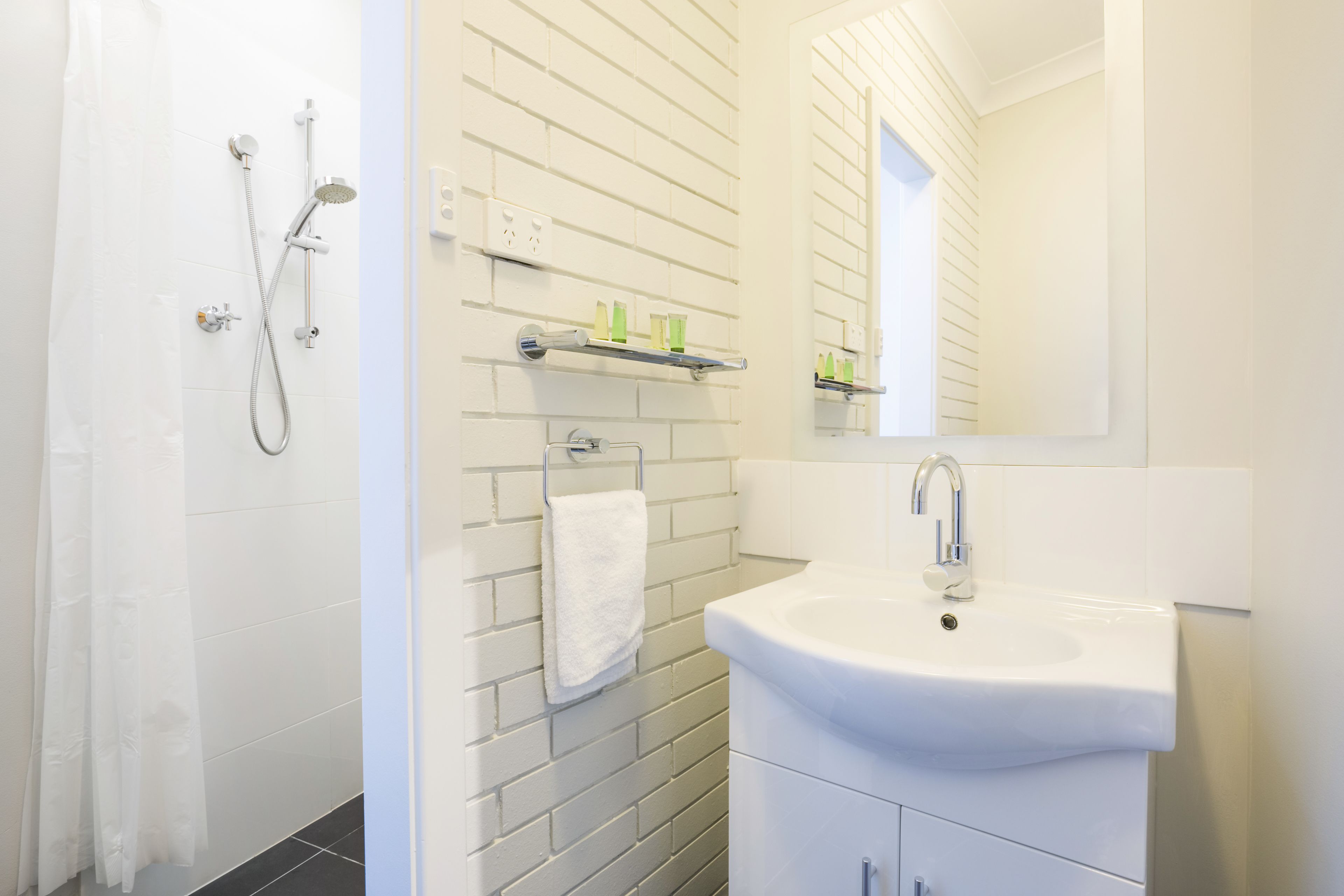 shower, free toiletries, towels