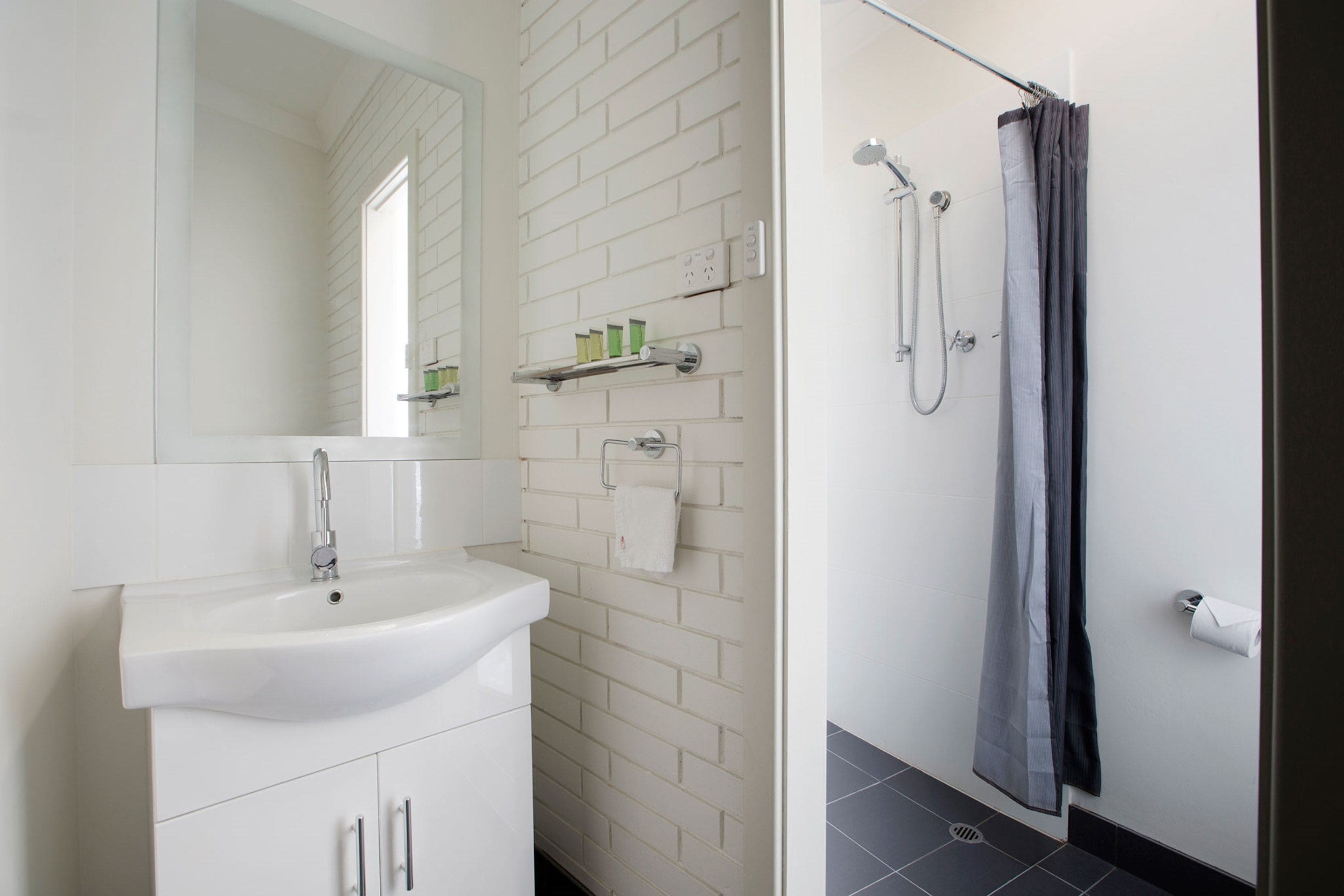 shower, free toiletries, towels