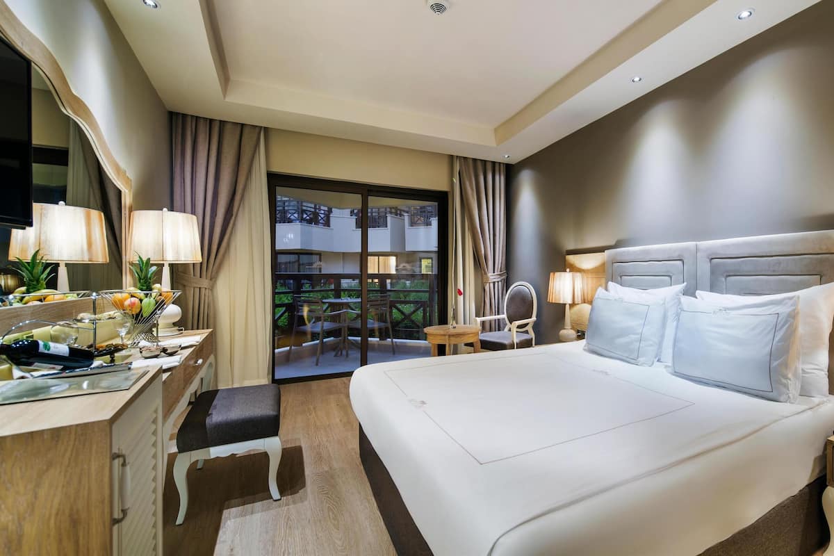 Free minibar, in-room safe, soundproofing, free cots/infant beds