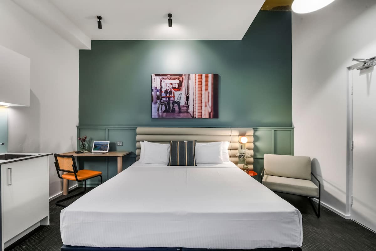 Family Studio | 1 bedroom, desk, iron/ironing board, free WiFi