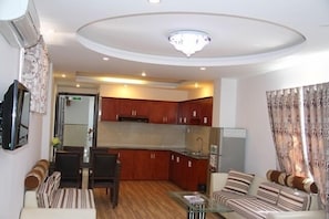 32-inch TV with cable channels - Modern Sky Hotel (Nha Trang)