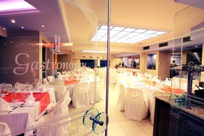 Breakfast, lunch and dinner served  - Philoxenia Hotel (Chalcis)