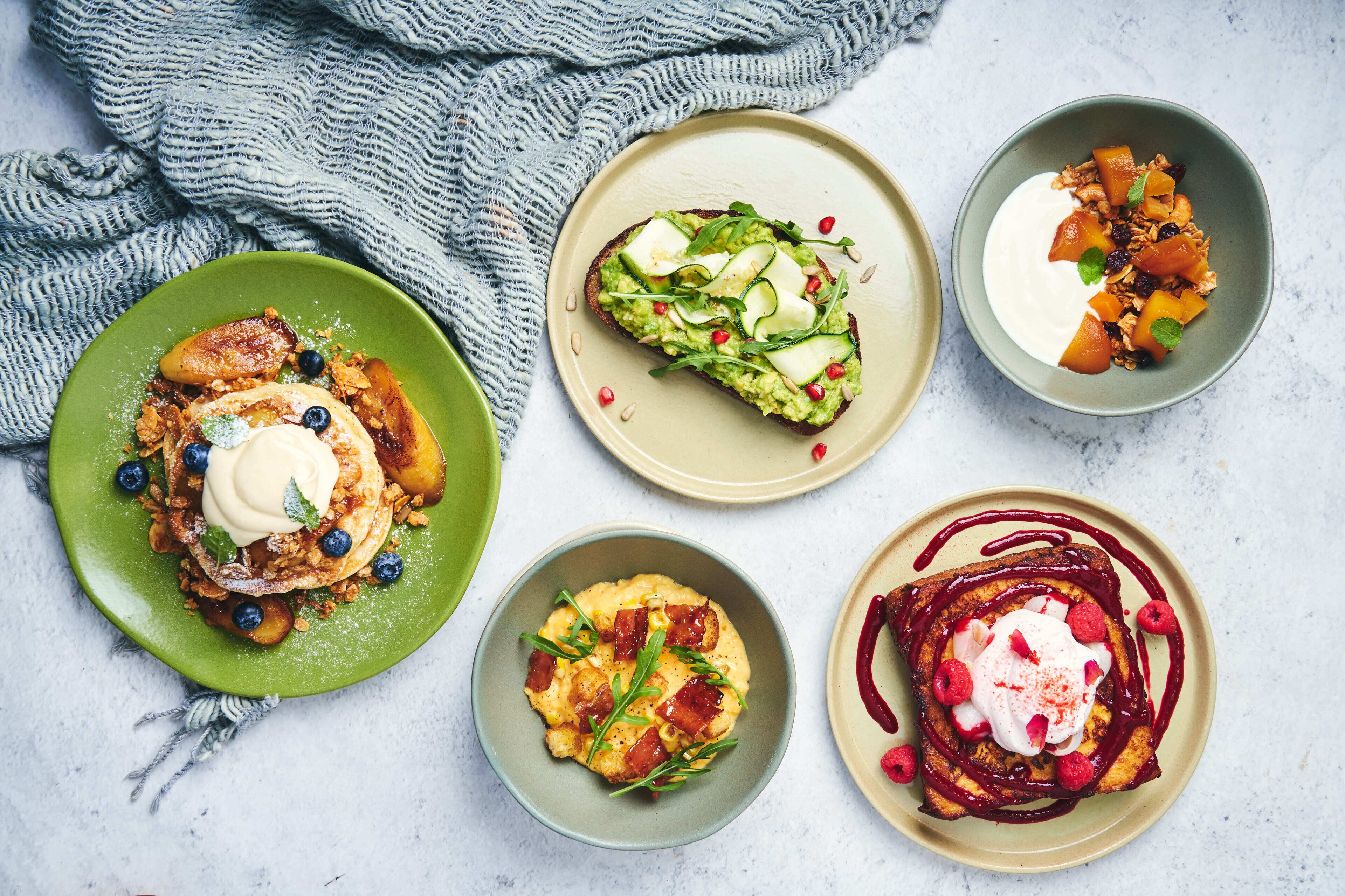 daily cooked-to-order breakfast (thb 300 per person)