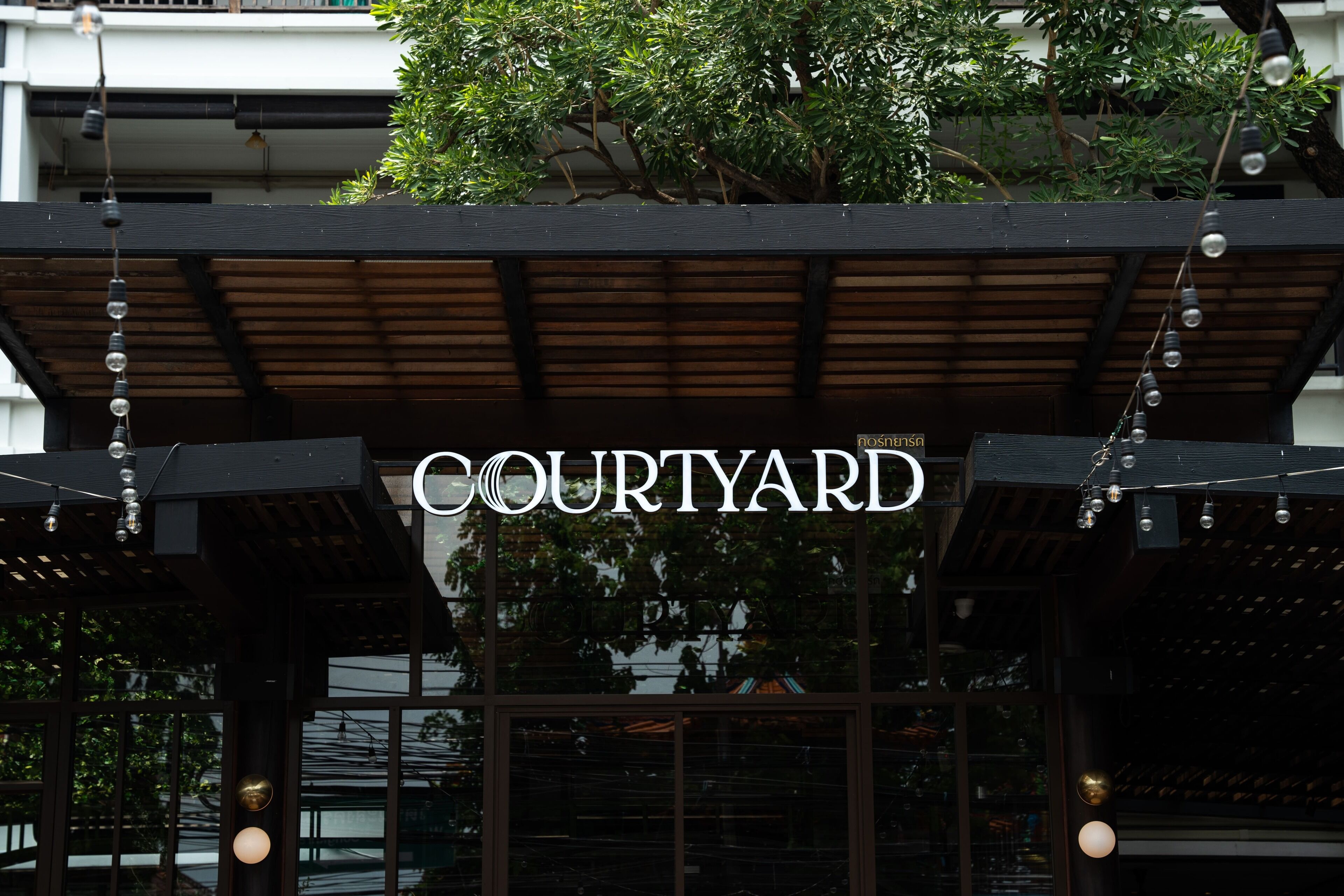 Se sirven desayunos, almuerzos y cenas; cocina internacional