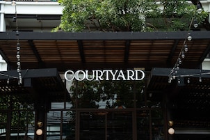 Café da manhã, almoço e jantar; culinária internacional